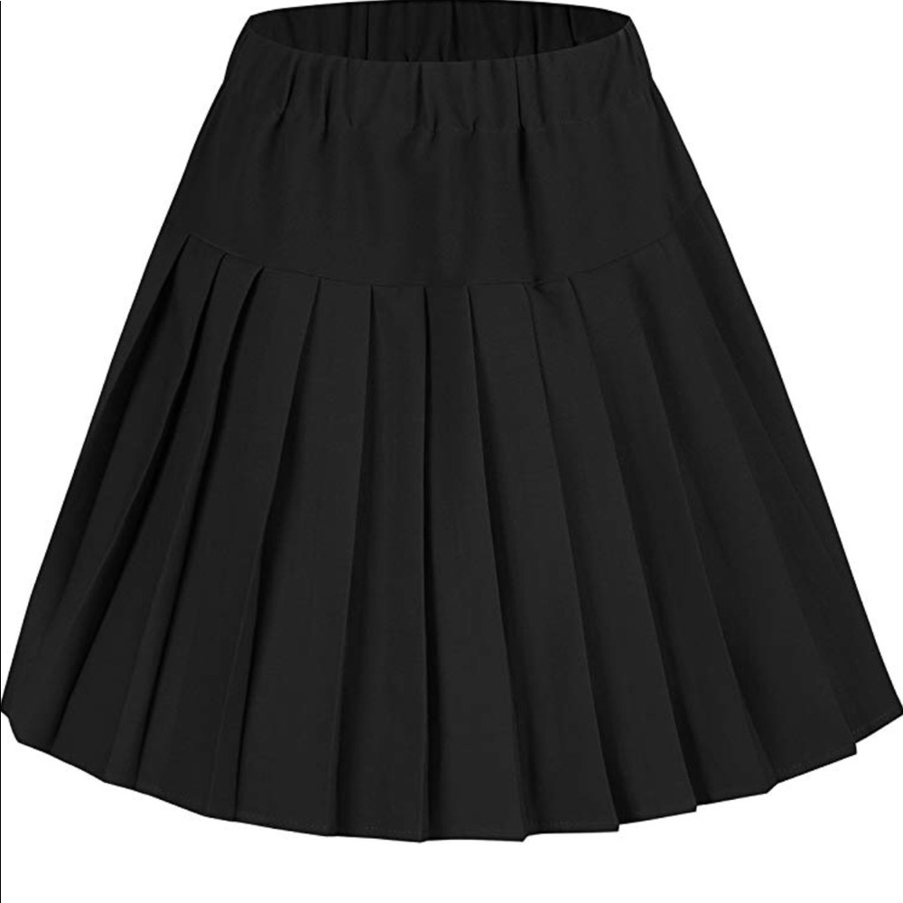 Pleated black skirt